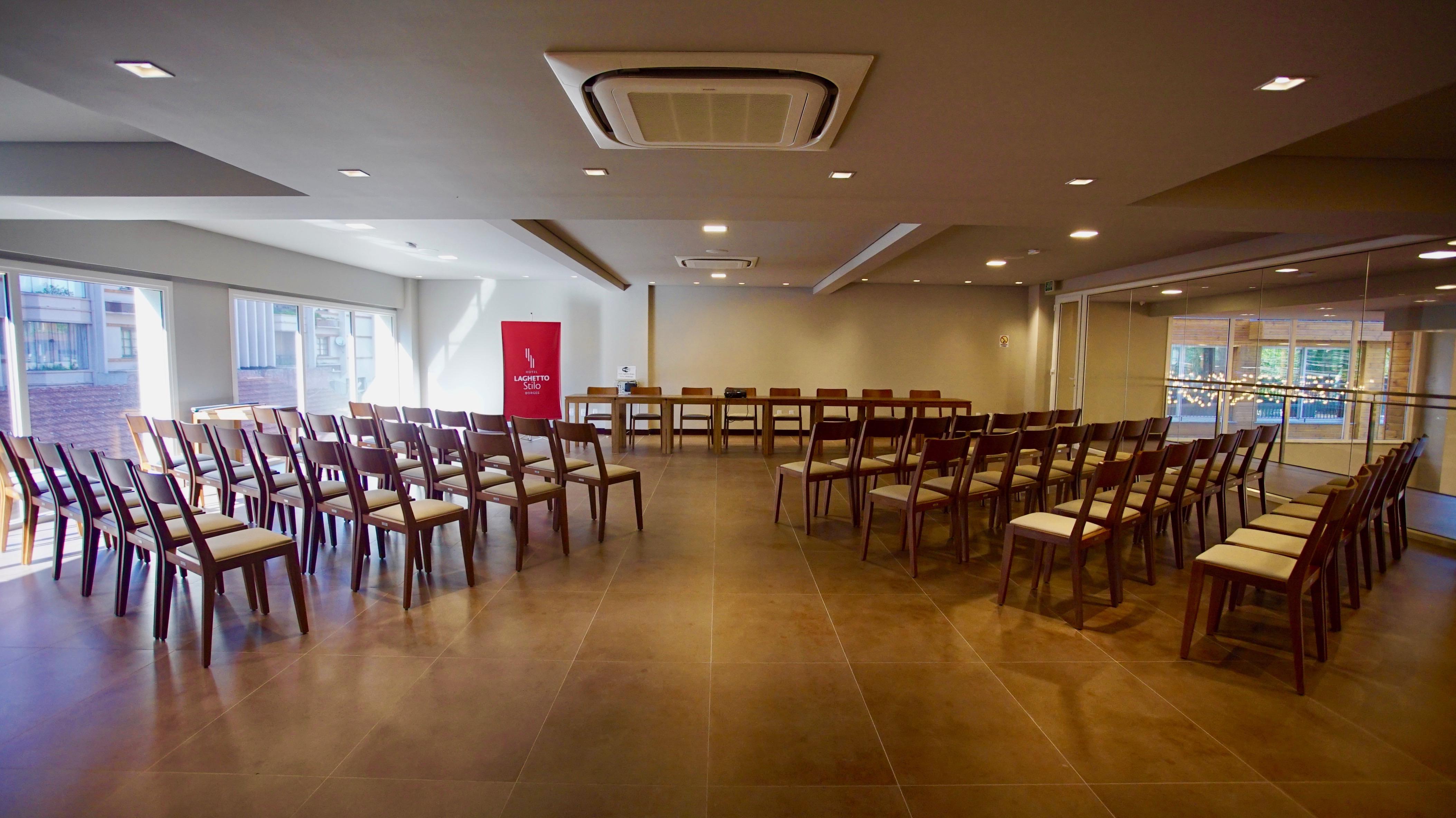 Hotel Laghetto Stilo Borges Gramado Exterior foto The meeting room