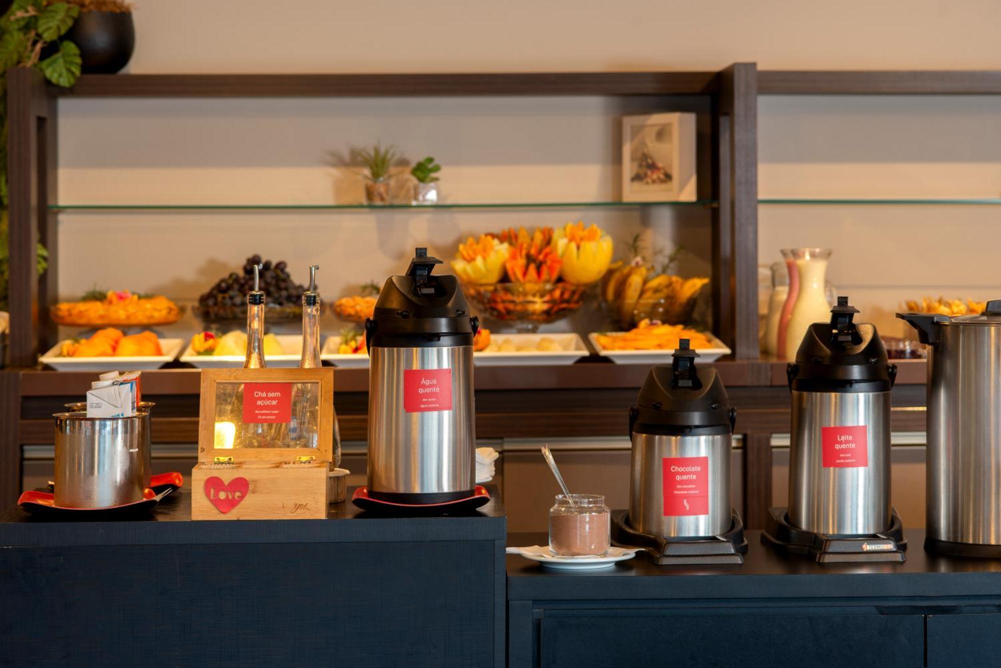 Hotel Laghetto Stilo Borges Gramado Exterior foto Coffee pots
