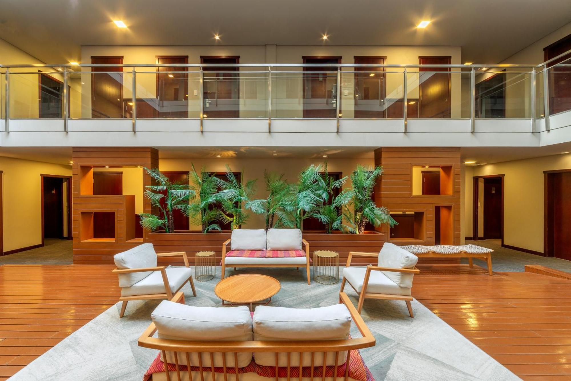 Hotel Laghetto Stilo Borges Gramado Exterior foto The lobby of the hotel